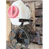 Image 1 : sprayer and hose reel