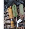 Image 3 : lot of three hydraulic rams
