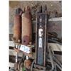 Image 2 : lot of three hydraulic rams