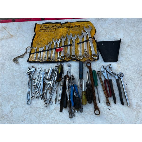 Roll of wrenches/random tools
