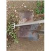 Image 2 : 2 shovels and claw