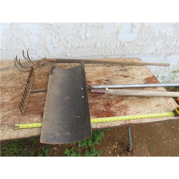garden rake , rake , shovel