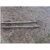 Image 1 : 2 pitch forks