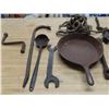 Image 4 : lot of vintage tools and cast iron pan