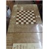 Image 4 : gameboard / table great condition