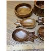 Image 3 : Vintage wood serving dish with lid, bowl and pineapple shaped serving dishes