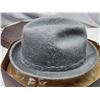 Image 13 : Clothing accessories - 2 Men's hats, w/ hat boxes - very nice & 2 ladies purses