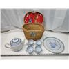 Image 2 : Picnic basket, w/ matching tea set - teapot, 4 cups and platter