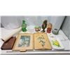 Image 1 : Large collection of Treasures - 2 Posters, serving trays, eagle bottle, figurines, party-lite, etc.