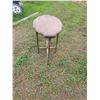 Image 2 : side table 30" x 19.5" x 29"H