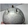 Image 7 : Vintage metal collander, sifter and plates