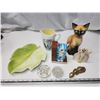 Image 1 : Collectible items - Bouquet holders, cat figurines, pitcher, leaf plate, etc.