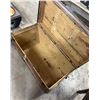 Image 4 : Steamer trunk - 34"w x 21"H x 19"