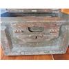 Image 3 : Vintage ammo box 6" xx 7 1/2" x 12" has closure and handles
