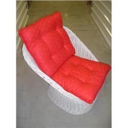 White wicker chair w/cushions