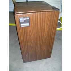 Emerson small ice box