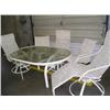 Image 1 : Patio Table w/chairs