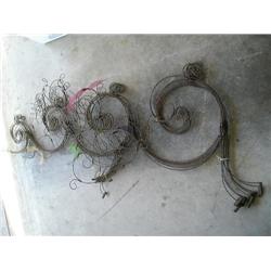 9 pieces of decorators metal