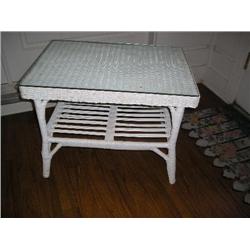 White wicker table w/glass top