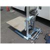 Image 8 : Genie Manual Platform Lift, 400-Pound Capacity