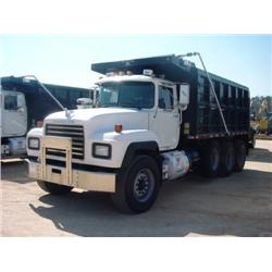 2003 MACK RD688S TRI-AXLE DUMP
