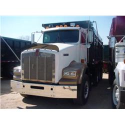 2001 KENWORTH T802 TRI-AXLE DUMP