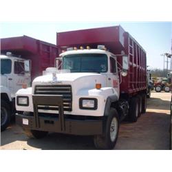 2002 MACK RD688S TRI-AXLE DUMP
