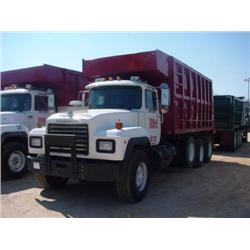 2002 MACK RD688S TRI-AXLE DUMP