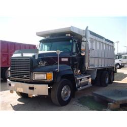 2001 MACK CL713 TRI-AXLE DUMP