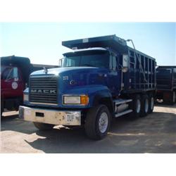 2000 MACK CL713 TRI-AXLE DUMP