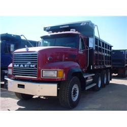 2000 MACK CL713 TRI-AXLE DUMP