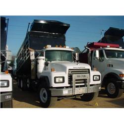 1999 MACK RD690S TRI-AXLE DUMP