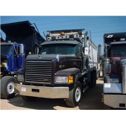 1997 MACK CL713 TRI-AXLE DUMP