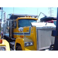 1989 MACK RW613 TRI-AXLE DUMP