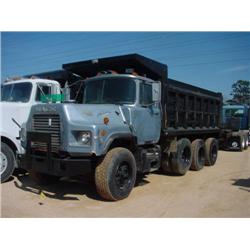 1993 MACK DM690S TRI-AXLE DUMP