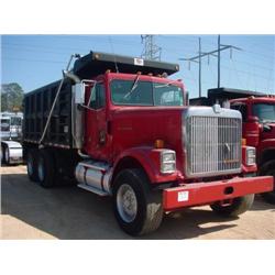 1990 INTERNATIONAL 9300 TRI-AXLE DUMP