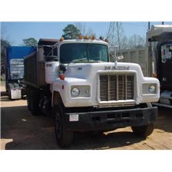 1985 MACK R747ST T/A DUMP
