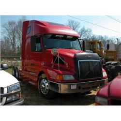 2001 VOLVO T/A TRUCK TRACTOR