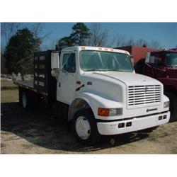 1999 INTERNATIONAL 4700 S/A FLATBED