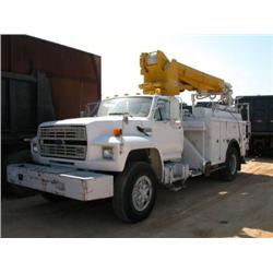1987 FORD F800 DIGGER DERRICK