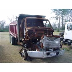 1999 STERLING T/A DUMP