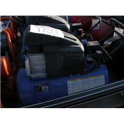 CAMPBELL HAUSFELD AIR COMPRESSOR 8 GAL 125 MAX PSI