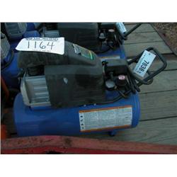CAMPBELL HAUSFELD AIR COMPRESSOR 8 GAL 125 MAX PSI