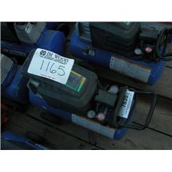 CAMPBELL HAUSFELD AIR COMPRESSOR 8 GAL 125 MAX PSI