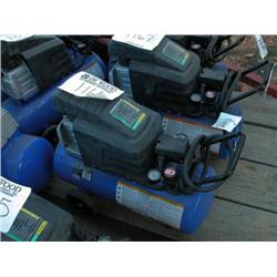 CAMPBELL HAUSFELD AIR COMPRESSOR 8 GAL 125 MAX PSI