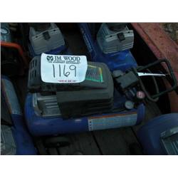 CAMPBELL HAUSFELD AIR COMPRESSOR 8 GAL 125 MAX PSI