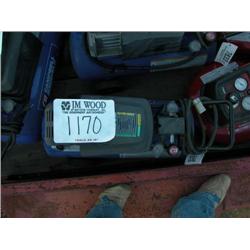 CAMPBELL HAUSFELD AIR COMPRESSOR 8 GAL 125 MAX PSI