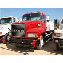 1996 MACK CH612 S/A WATER TRUCK
