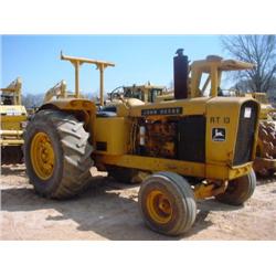 JOHN DEERE 700 TRACTOR