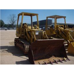 CAT 935B CRAWLER TRACTOR